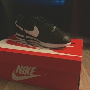 Black Cortez basic leather